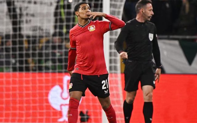 zoty体育西汉姆发布备战花絮，今夜调整名单，欧联任务艰巨，轮换策略成焦点的简单介绍